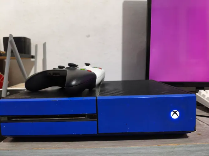 Xbox One Fat com 2 Controles