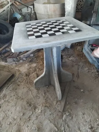 Mesa com xadrez 