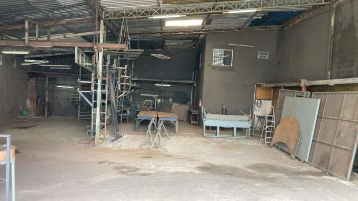 Galpão para alugar, 300 m² por R$ 7.500,00/mês - Bangu - Santo André/SP