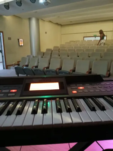 Teclado roland E-09 