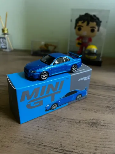 MINI GT #341 - Skyline R34 blue
