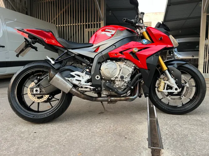 BMW S1000R