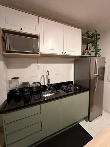 Cozinha Sob Medida em ótimo estado de conservação. 