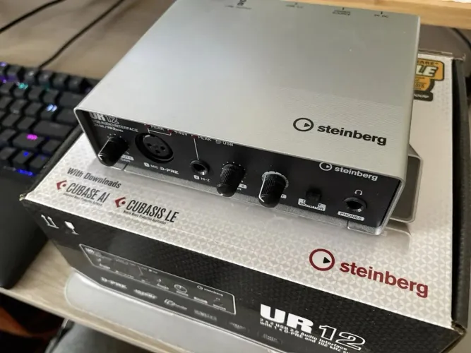 Interface de áudio Steimberg UR12
