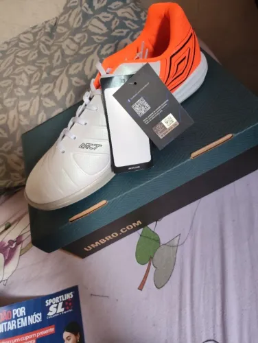 Vendo ou troco Chuteira Umbro original