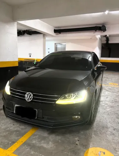 Volkswagen Jetta Comfortline 1.4 TSI 16V 4P Aut. 2017