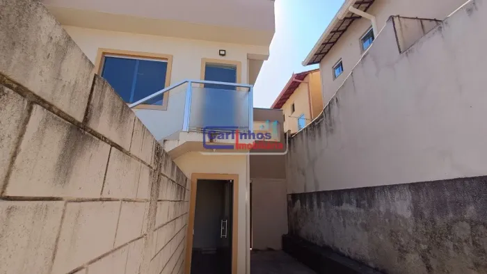 Casa Duplex com dois quartos e área privativa no Bairro Bandeirinhas - Betim/MG