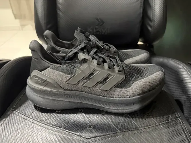 Tênis Adidas Ultraboost 5 Y-3 - tamanho 41
