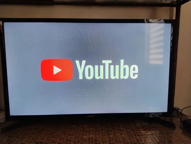 Smart TV Samsung 32" LED HD Wi-Fi - Modelo UN32J4300AG
