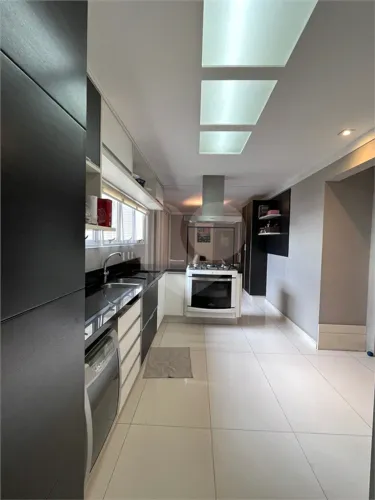 Apartamento à venda ou para alugar com 4 suítes no condomínio Vilaggio Panamby, São Paulo