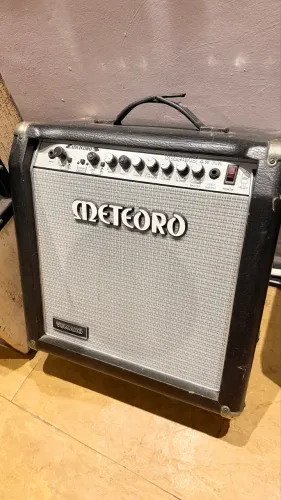 cubo de guitarra Meteoro G-50