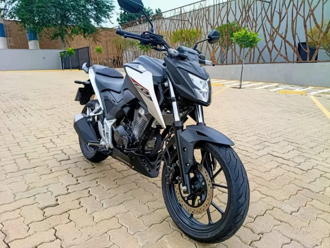 CB 300