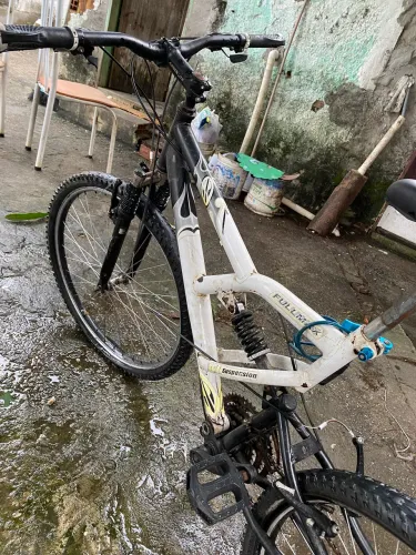 Vendo ou troco Bicicleta Mormaii Full Suspension Aro 26 21 Marchas