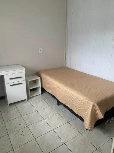 QUARTOS PARA ALUGAR - PENSÃO CONFORTÁVEL E SEGURA