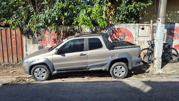 Fiat Strada Adventure1.8/ 1.8 Locker Flex CD 2012