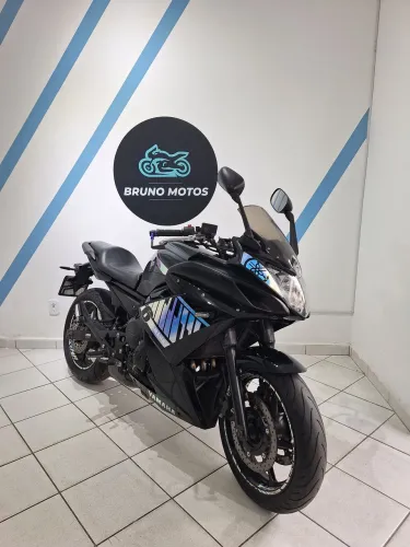XJ6 muito abaixo da fipe, moto lindíssima, só transferir.