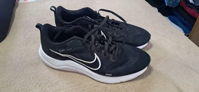 Tênis Nike Original Tam 44 - Confortável e Estiloso