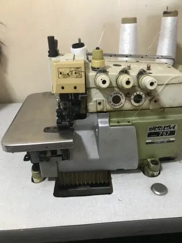 Máquina de costura industrial interlock Siruba modelo 757 specification