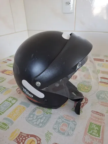 Capacete Taurus Wind
