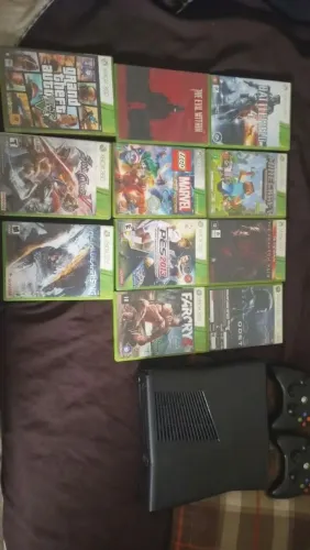 Xbox 360 muito novo, original mais jogos .