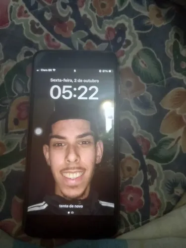 IPhone 8 Plus 64gb funcionando perfeitamente 100% de saúde de bateria 