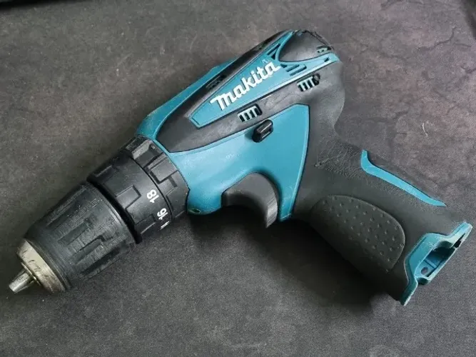 Sem bateria sem carregador Parafusadeira furadeira de impacto Makita HP330D 12V