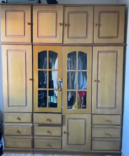 Guarda Roupa em Madeira Colonialzinho