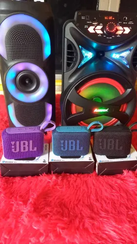 Vendo Caixinha go4 pro JBL aprova de respingos d, água e poeira !!!