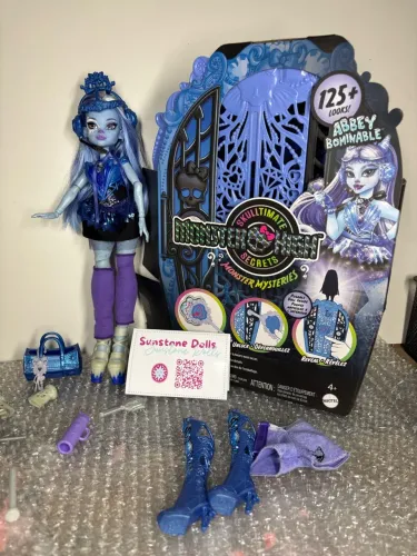 Boneca Monster High Abbey Bominable Skulltimate Secrets