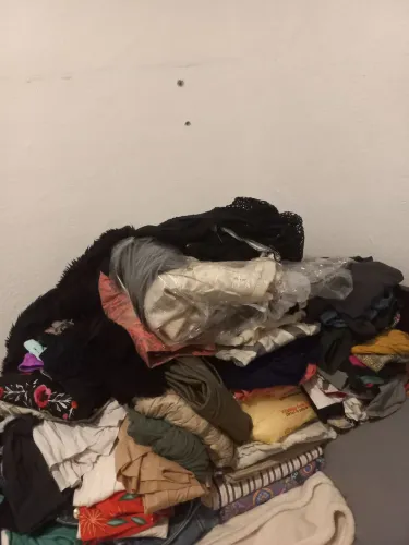 Desapego de 15 kg de Roupas e Utensílios