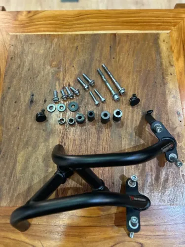 Par Protetor De Motor Lateral P/ Kawasaki Z 900rs/ Cafe (Usado)