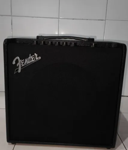 Amplificador Fender Mustang LT 50