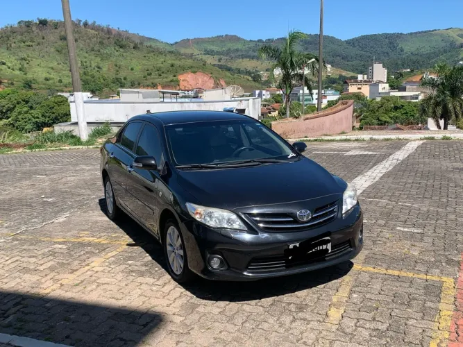 Toyota Corolla Altis 2.0 Flex 16V Aut. 2013