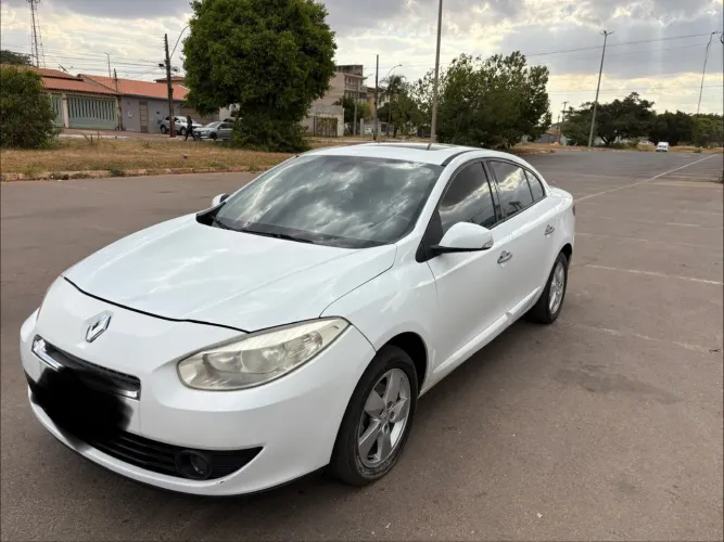 Renault Fluence Sed. Dynamique 2.0 16V Flex Aut. 2013