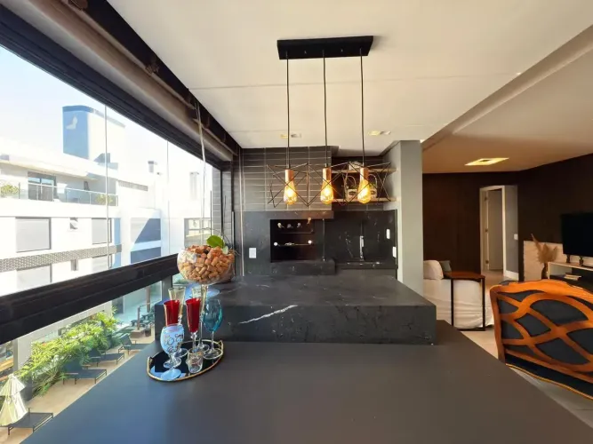 Apartamento de luxo com 2 suítes 2 garagens frente mar novo Campeche
