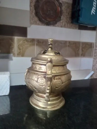 Incensario de bronze.