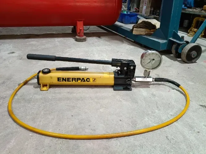 Bomba Manual Enerpac P-392 Original C/garantia e manual em Português.