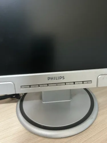Monitor PHILIPS 17 Polegadas em bom estado!