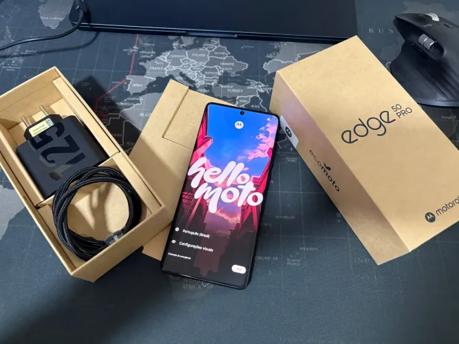 Motorola Edge 50 Pro 5G 256GB -  Completo com caixa e carregador