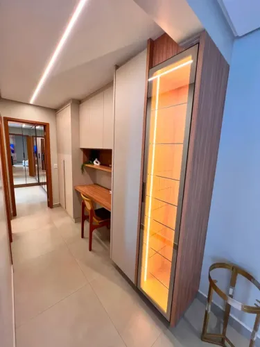Apartamento Mobiliado de Alto Padrão | 2 Quartos (1 Suíte) | 70 m² | Andar Alto