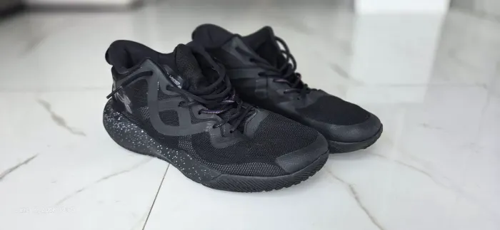 Tênis Under Armour Basquete - Excelente Estado