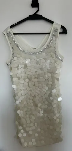 Vestido Branco de Paetês e Pedrarias - Perfeito para Réveillon, Ano Novo e Festas