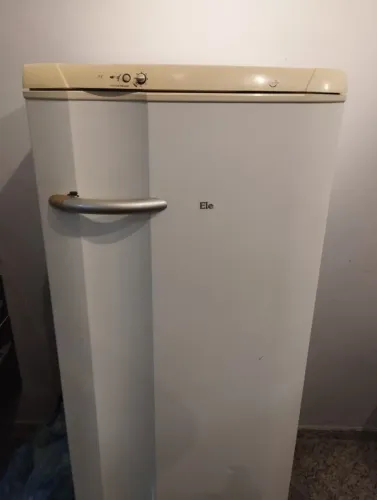 Geladeira Electrolux RDE 32 - Para Conserto / Oportunidade