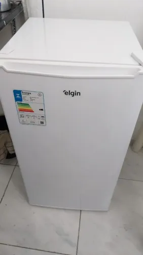 Frigobar Elgin semi novo