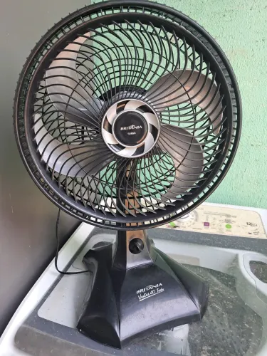 Ventilador Britânia pequeno