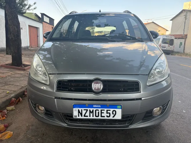 Fiat Idea Attractive 1.4 Fire Flex 8V 5P 2012