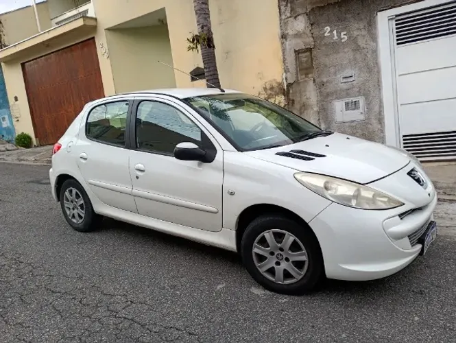 Peugeot 207 XR 1.4 Flex 8V 5P 2013