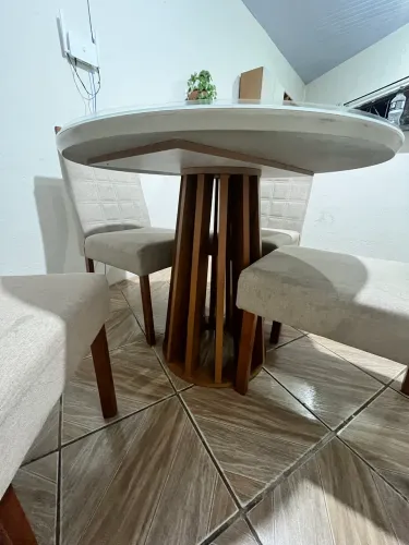 Mesa de jantar 4 lugares