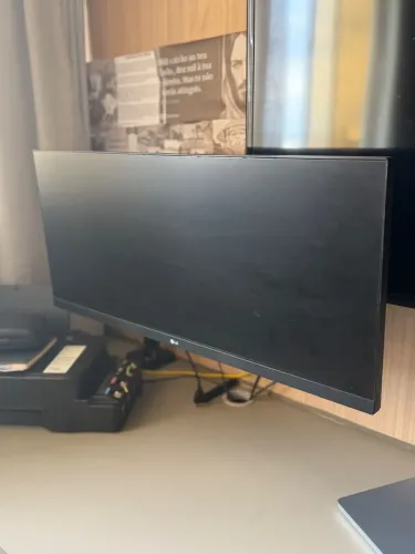 Monitor Ultra Wide LG 