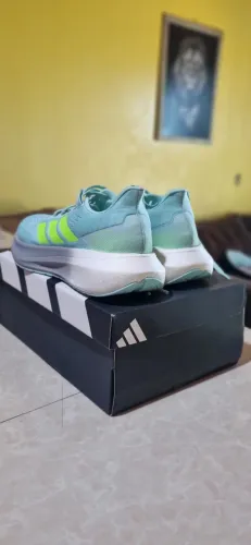 Tênis Adidas boost Run